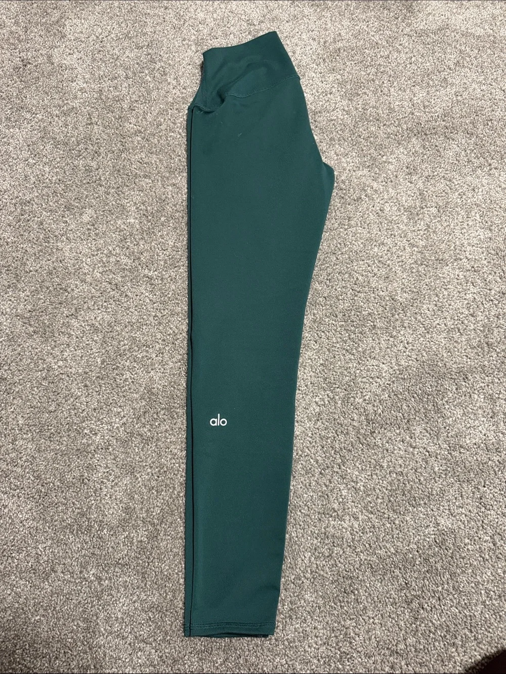 Woman’s Alo High-Waist Forest Green Leggings